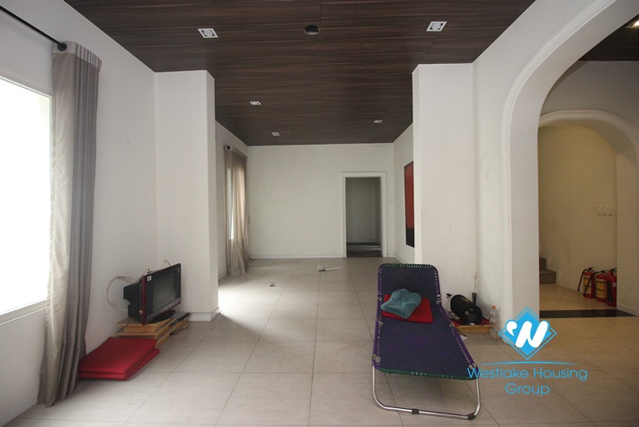 White house with garden for rent in Hoan Kiem District, Ha Noi
